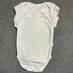 PACT Bundle of 2 Onesie Bodysuits - White - Size 9 - 12 mo